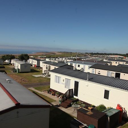 Red Lion Holiday Park Арброт Екстериор снимка