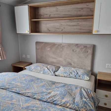 Red Lion Holiday Park Арброт Екстериор снимка