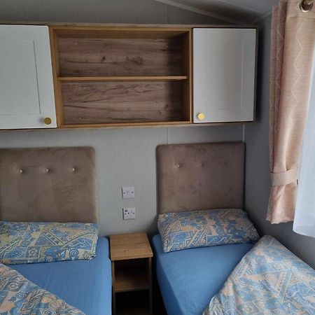 Red Lion Holiday Park Арброт Екстериор снимка