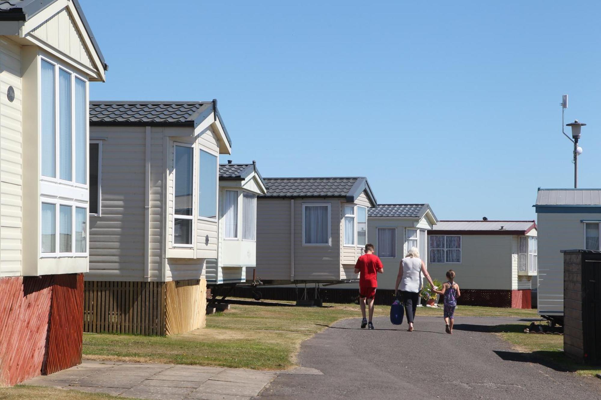 Red Lion Holiday Park Арброт Екстериор снимка