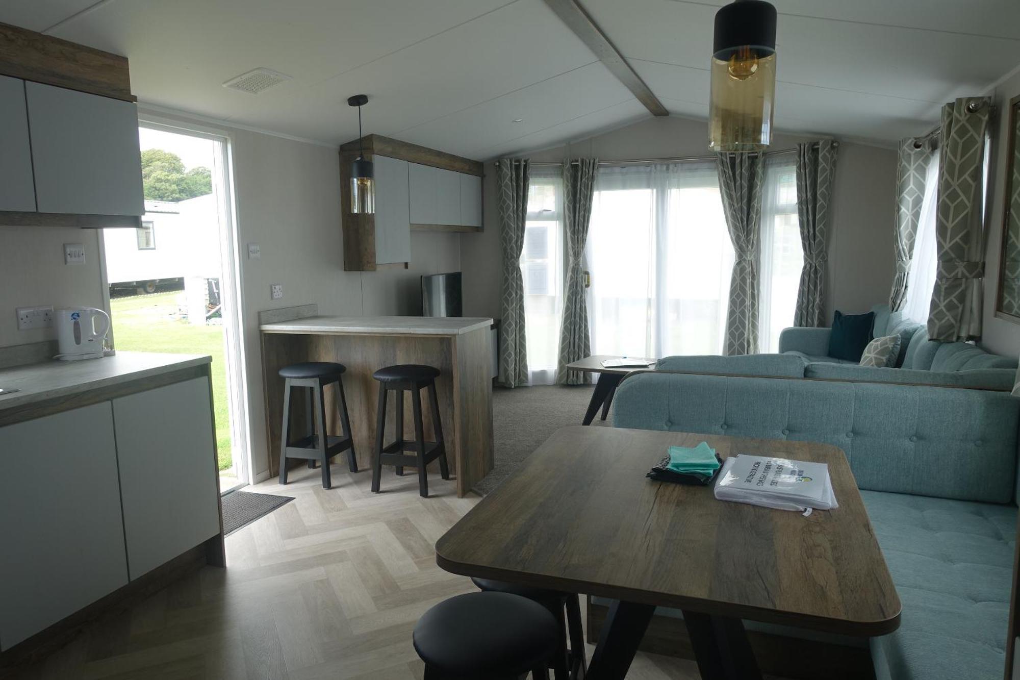 Red Lion Holiday Park Арброт Екстериор снимка