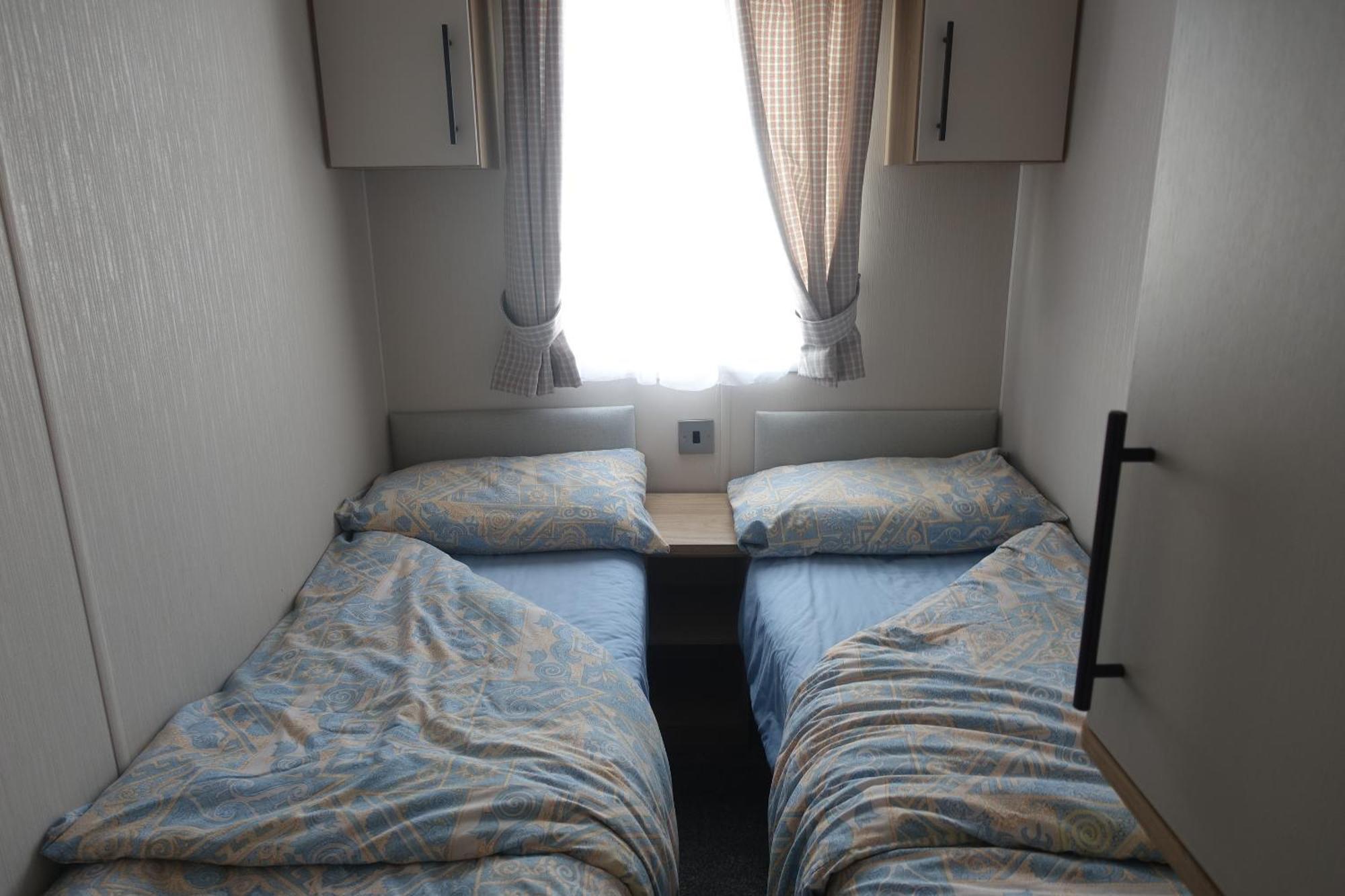 Red Lion Holiday Park Арброт Екстериор снимка