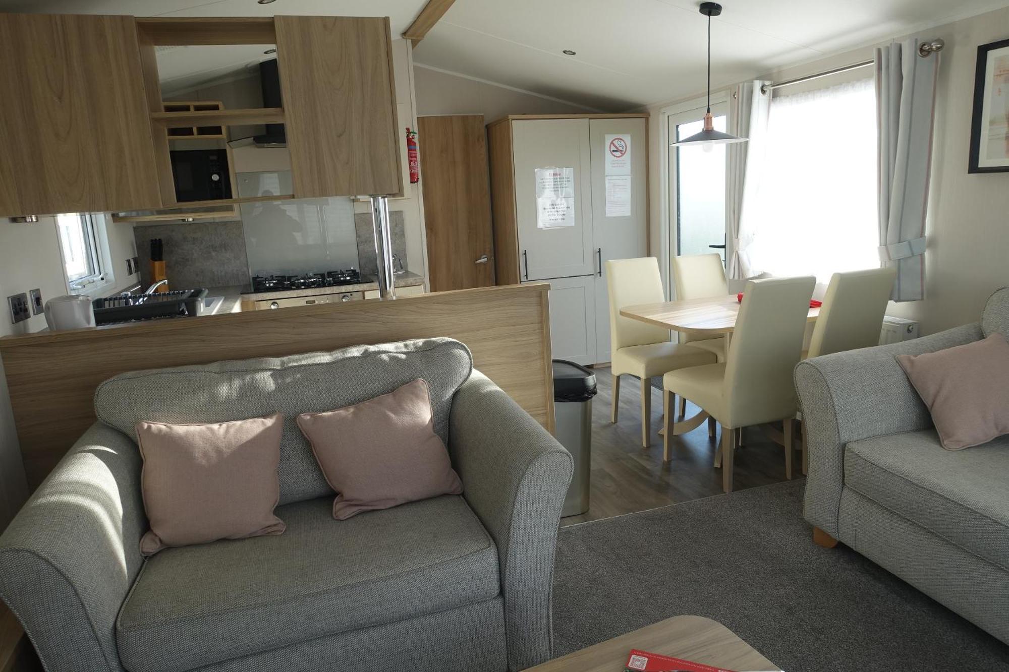 Red Lion Holiday Park Арброт Екстериор снимка