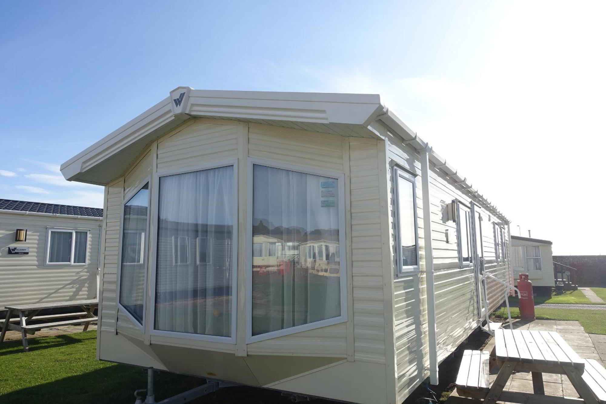 Red Lion Holiday Park Арброт Екстериор снимка