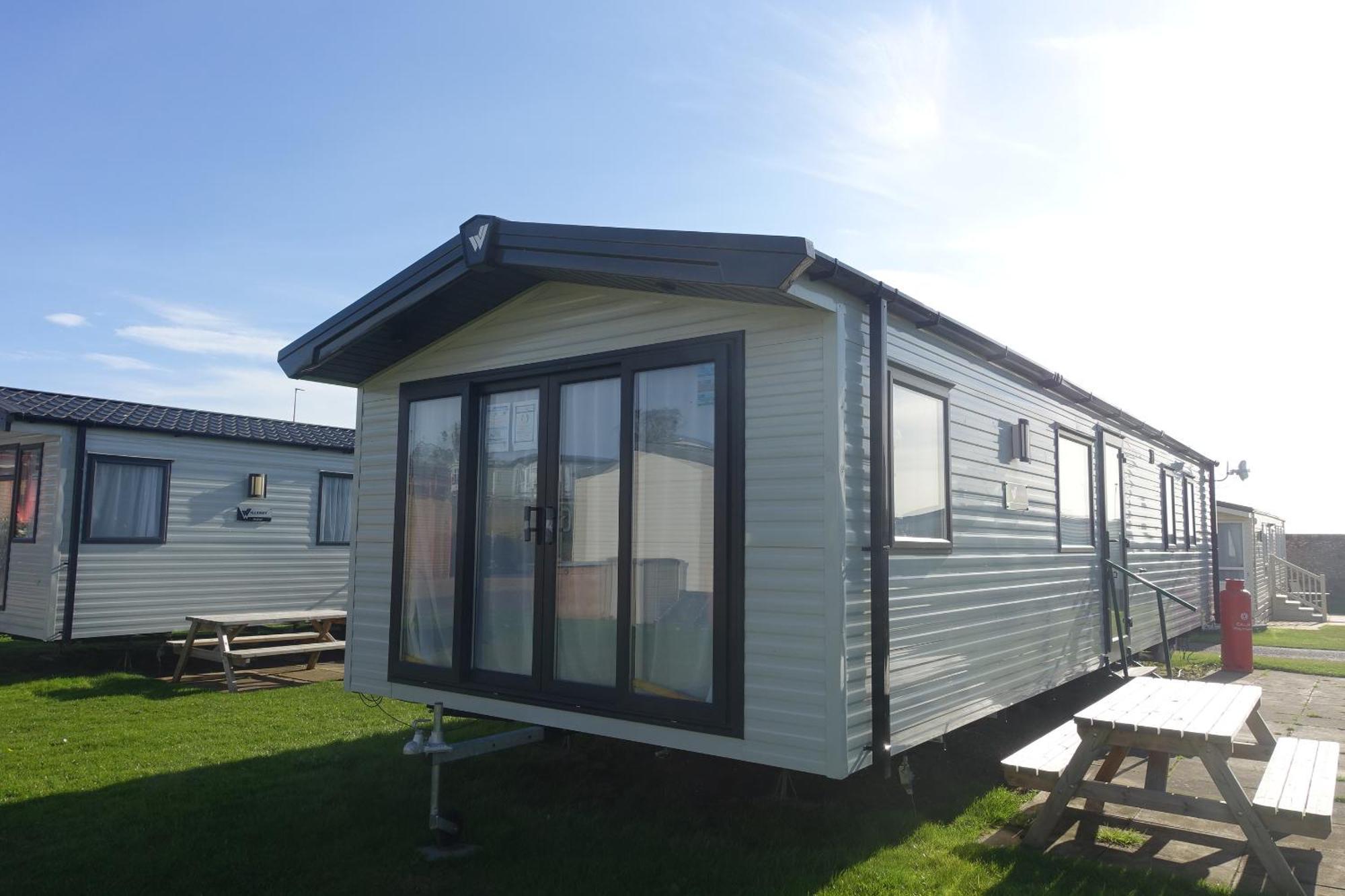 Red Lion Holiday Park Арброт Екстериор снимка