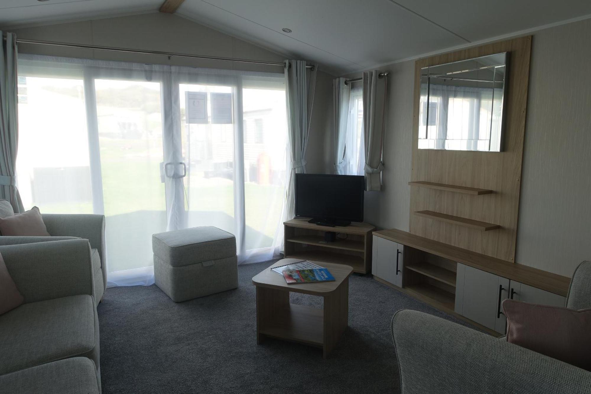 Red Lion Holiday Park Арброт Екстериор снимка