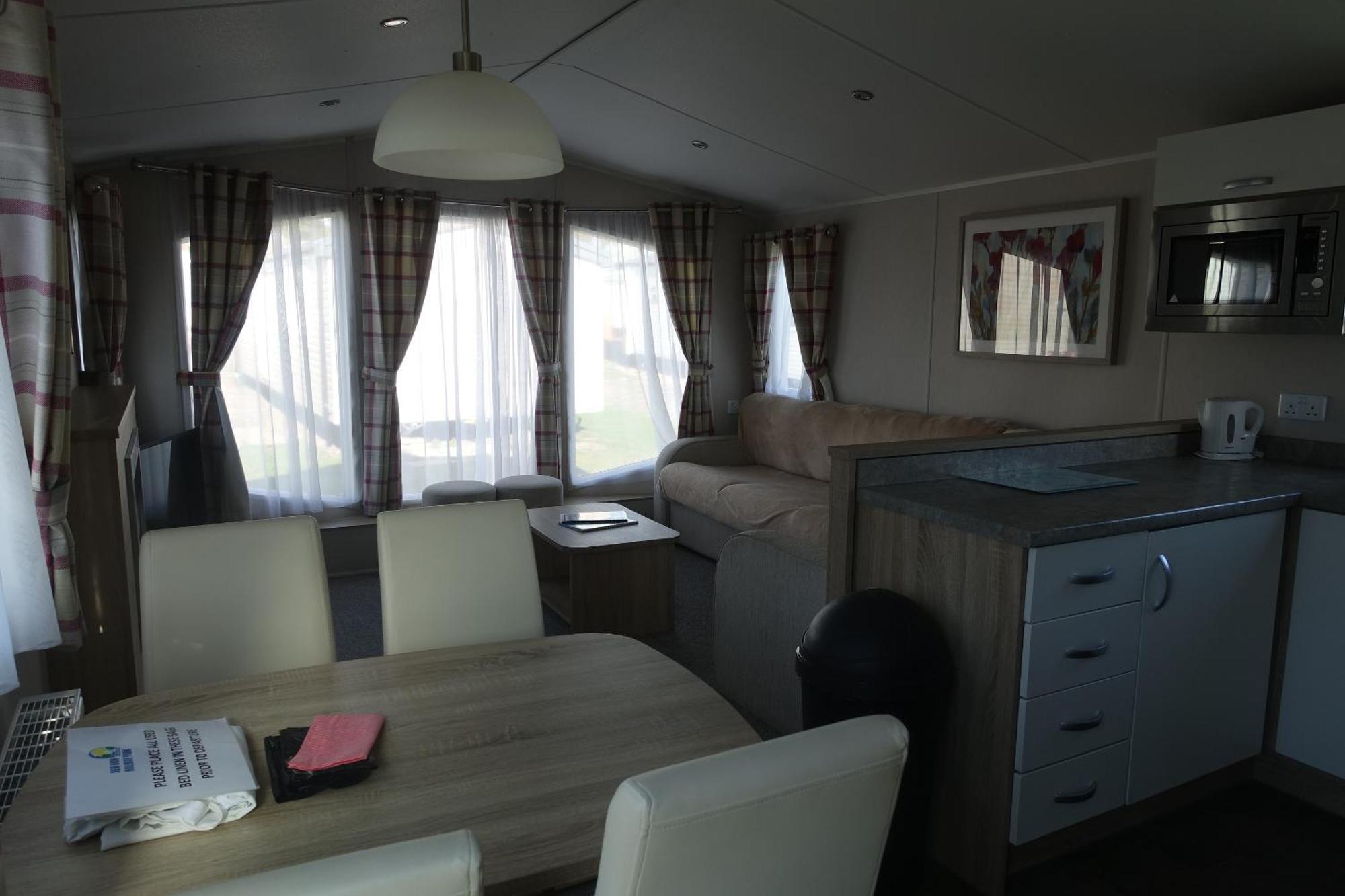 Red Lion Holiday Park Арброт Екстериор снимка