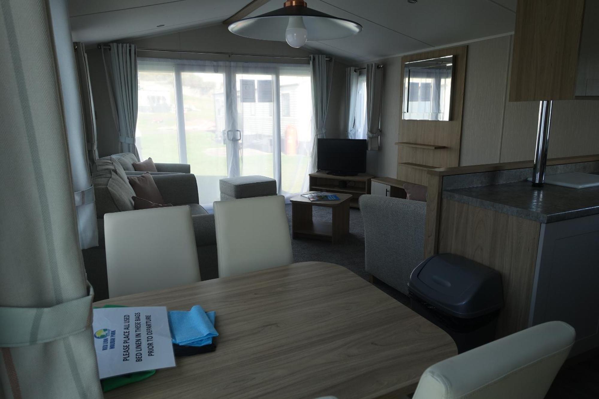 Red Lion Holiday Park Арброт Екстериор снимка