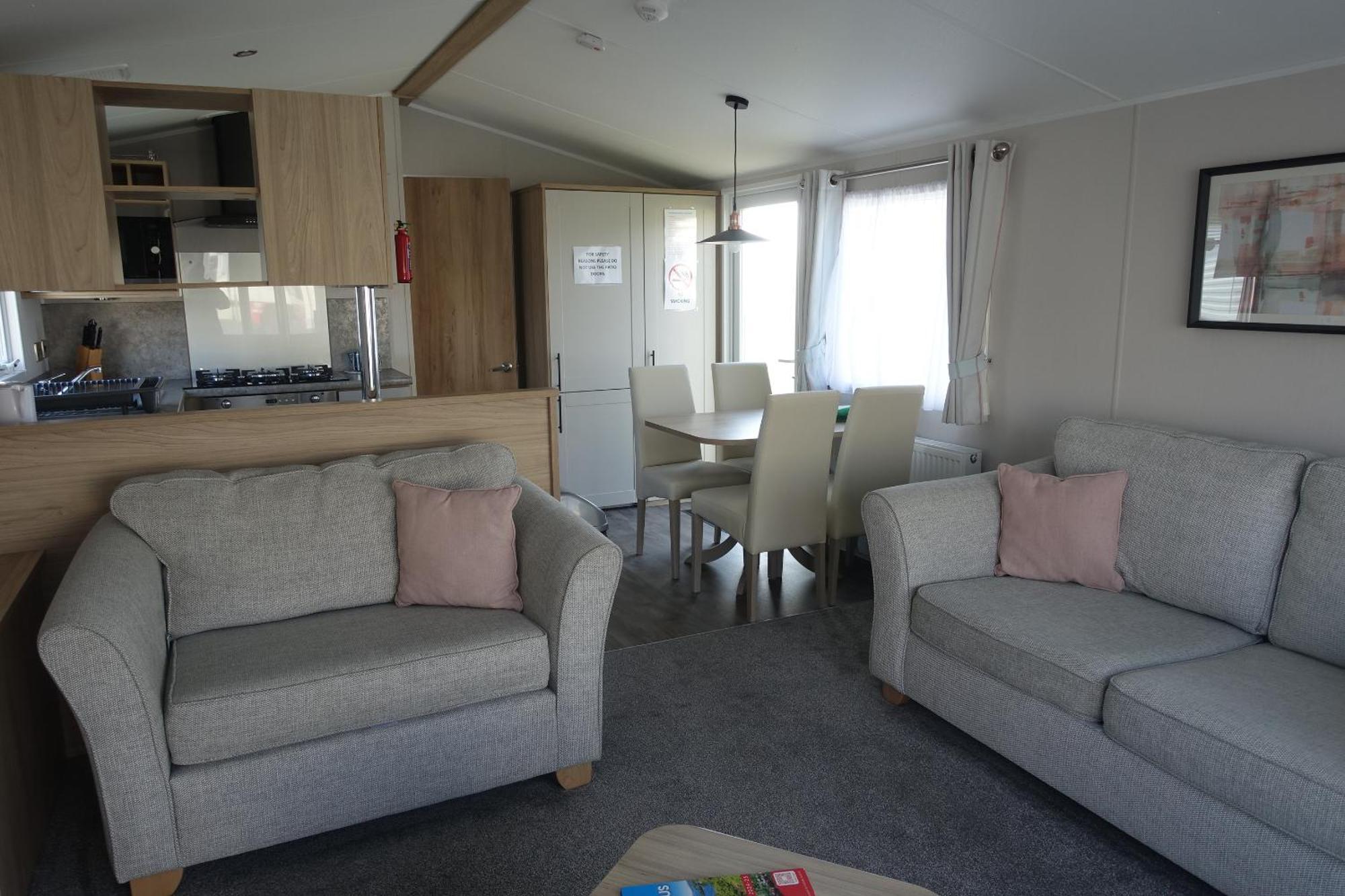 Red Lion Holiday Park Арброт Екстериор снимка